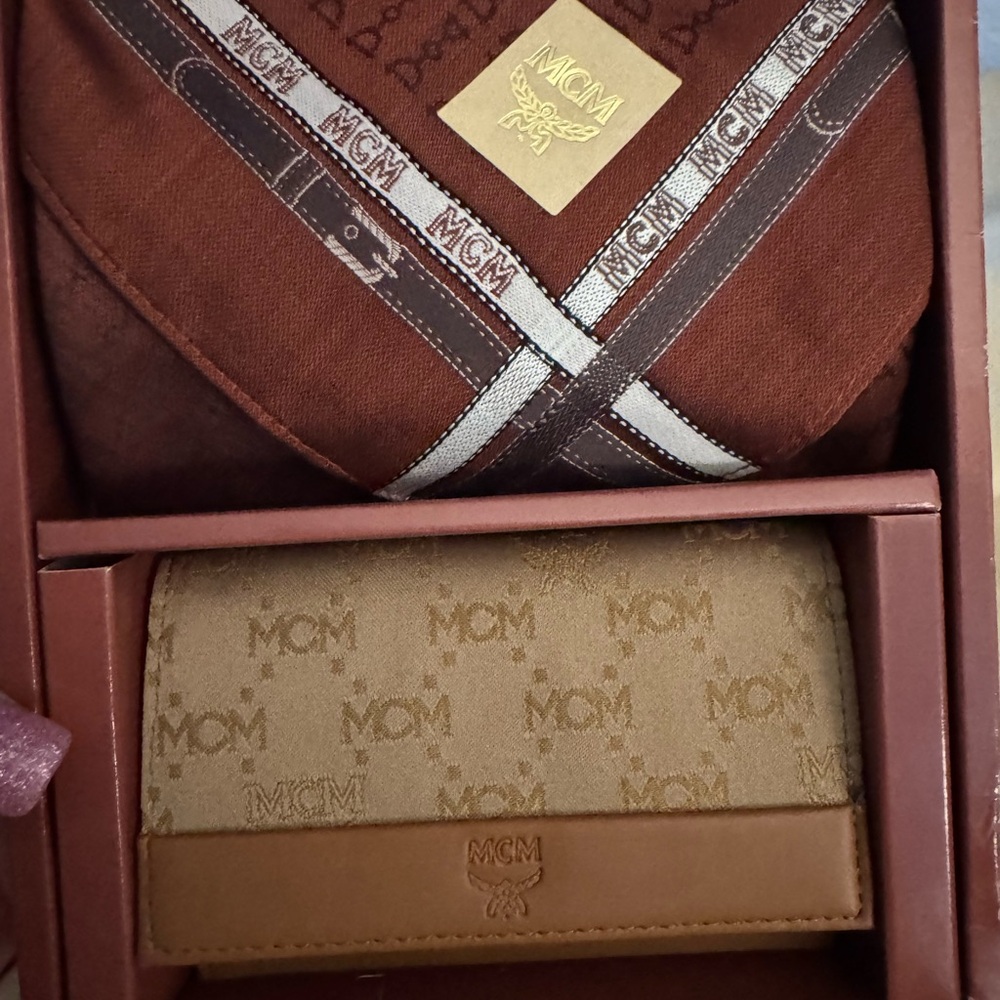 🆕MCM vintage scarf & Card Holder Set - Picture 3 of 8